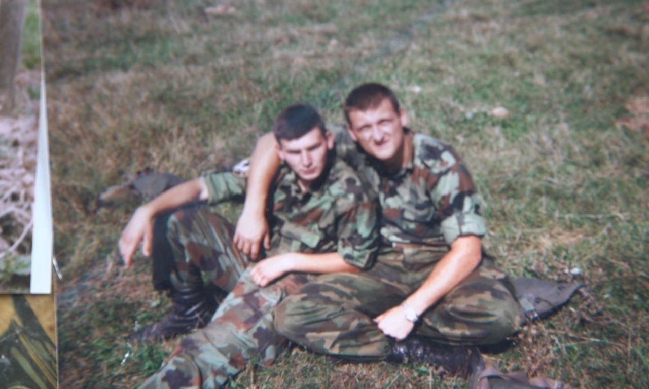 HEROJ SA KOŠARA VODIO DNEVNIK ČIJE STRANICE KIDAJU SRCE: "Delili smo sve i imali samo jedan cilj" (FOTO)