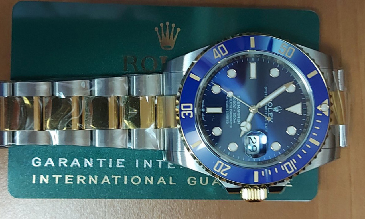 PAO ZBOG BRDO "ROLEKSA"  Policija mu upala u stan i pronašla robu vrednu preko 3 miliona! (FOTO)