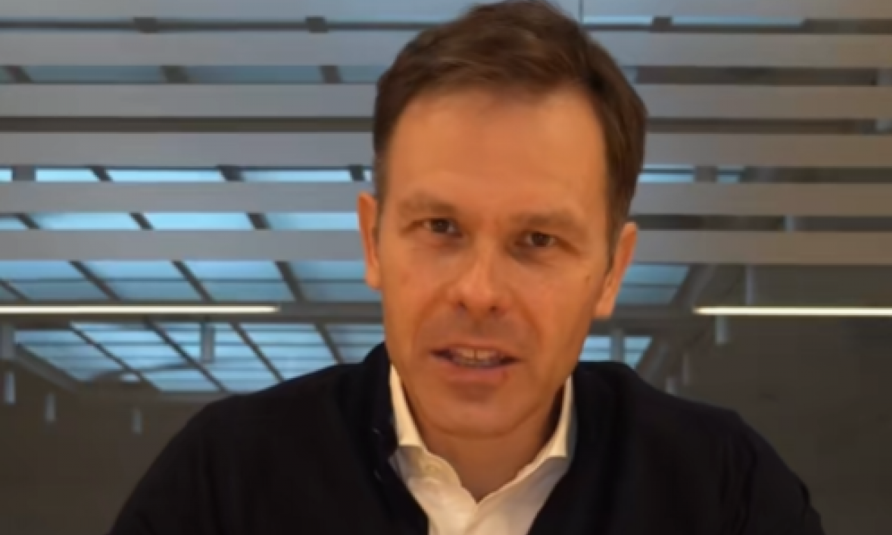 SINIŠA MALI TESTIRAO ZNANJE INTERNET SKRAĆENICA: "Izgleda da sam baš mator..." (VIDEO)