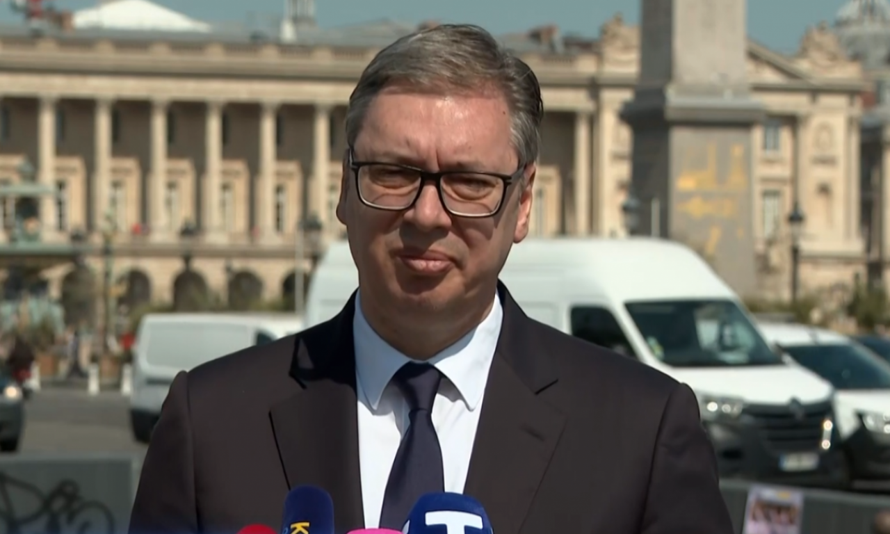 VUČIĆ IZ PARIZA POSLE SASTANKA SA MAKRONOM: "Videli smo se 28 puta, doneo sam mu vino i čaše"  (VIDEO)