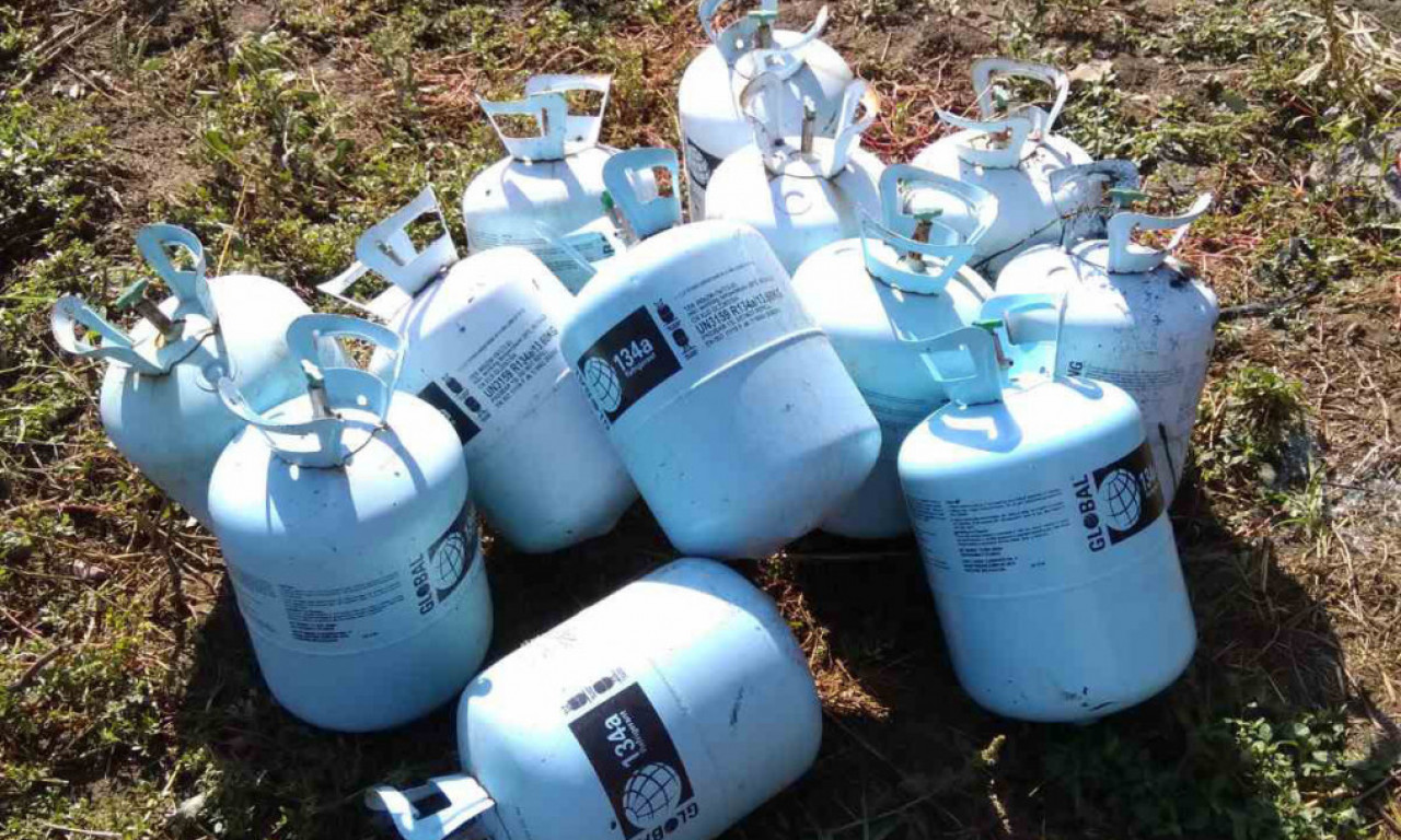 HAPŠENJE ZBOG EKOLOŠKOG KRIMINALA Oglasio se Dačić: Sprečeno da u zemlju uđe 180.000 litara opasnog otpada (FOTO)