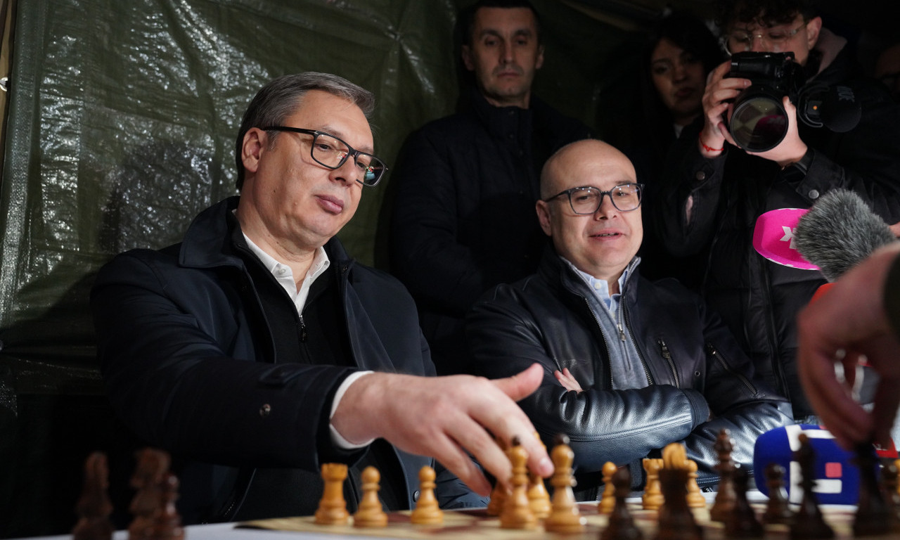 VUČIĆ POSETIO STUDENTE KOJI HOĆE DA UČE: "Pripremajte se za povratak na fakultete" (VIDEO+FOTO)