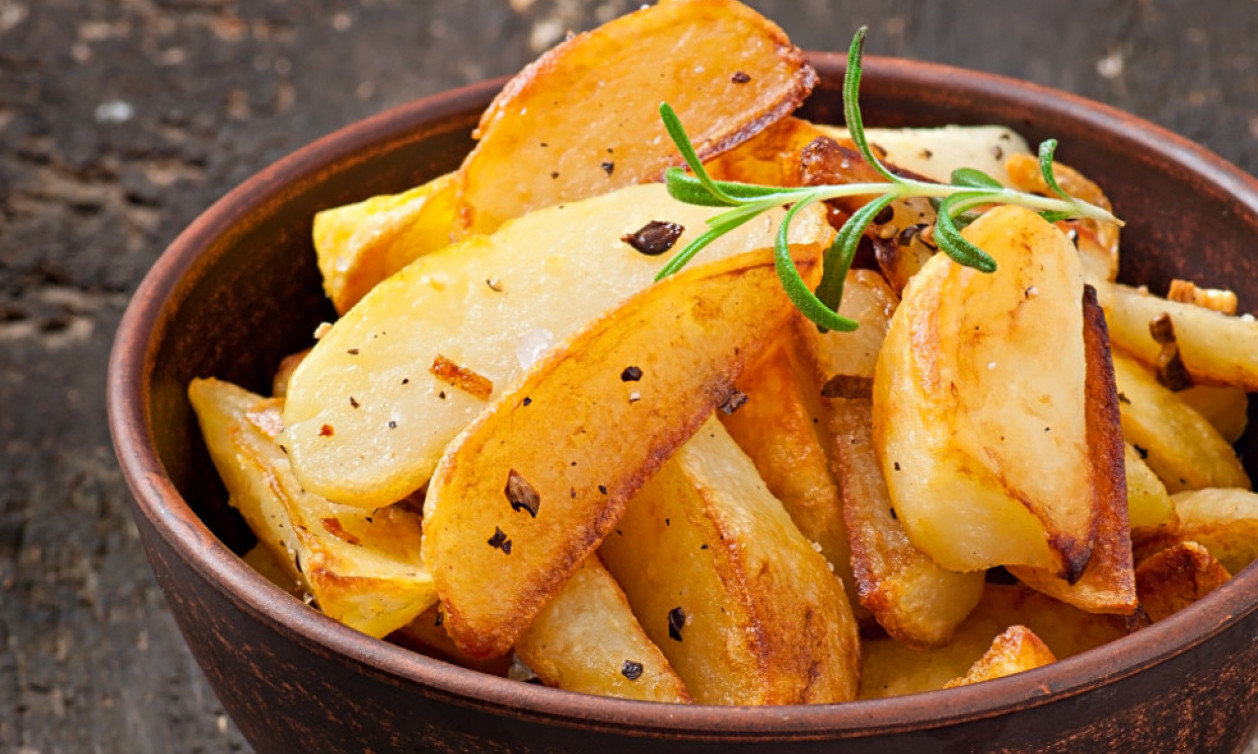 KROMPIR IZ RERNE KAO IZ PEKARE Hrskav spolja, mekan iznutra - to je to