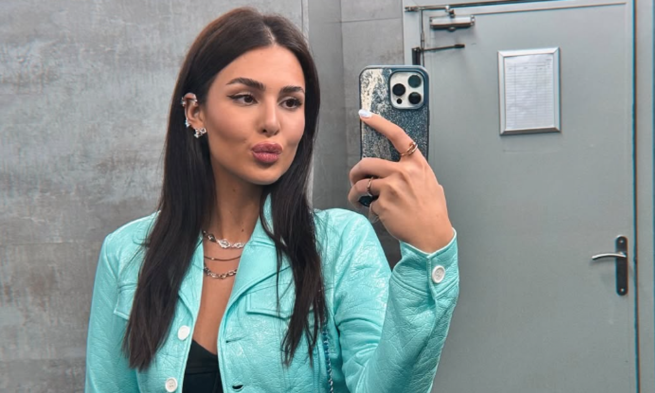 LUKSUZ OD KOG ZASTAJE DAH Zavirite u kuću Anastasije Ražnatović i Gudelja u Sevilji, baškare se kraj bazena (VIDEO)