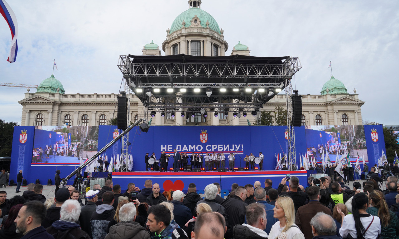 PORUKE SA PRVOG DANA TRODNEVNOG SABORA Naši ljudi sa KIM dolaze peške i Beograd ih rado dočekuje