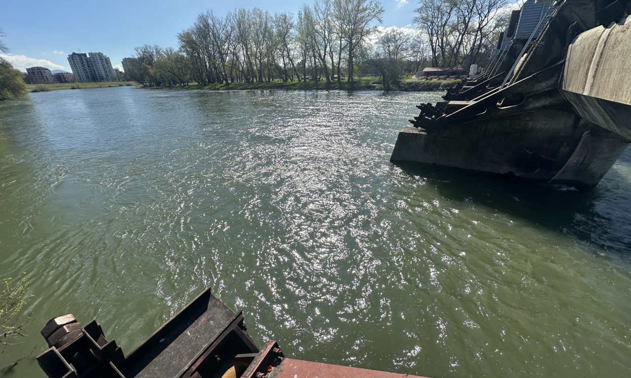 MUŠKARAC SKOČIO U ZAPADNU MORAVU! Bacio se sa brane, pa pokušao da ispliva, užas u Čačku (FOTO)