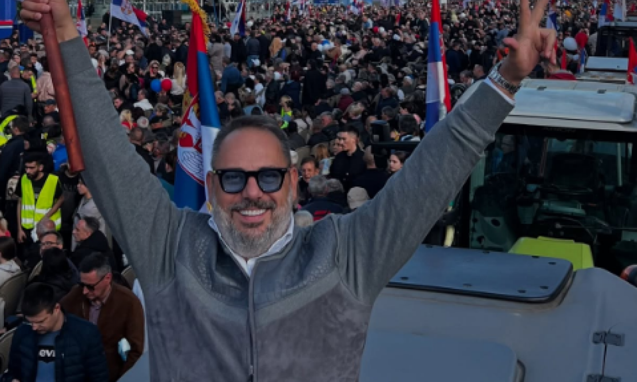 BRANKO BABIĆ IZ RATKOVA TRAKTOROM STIGAO U BEOGRAD: "Joooj Srbijo" (FOTO)