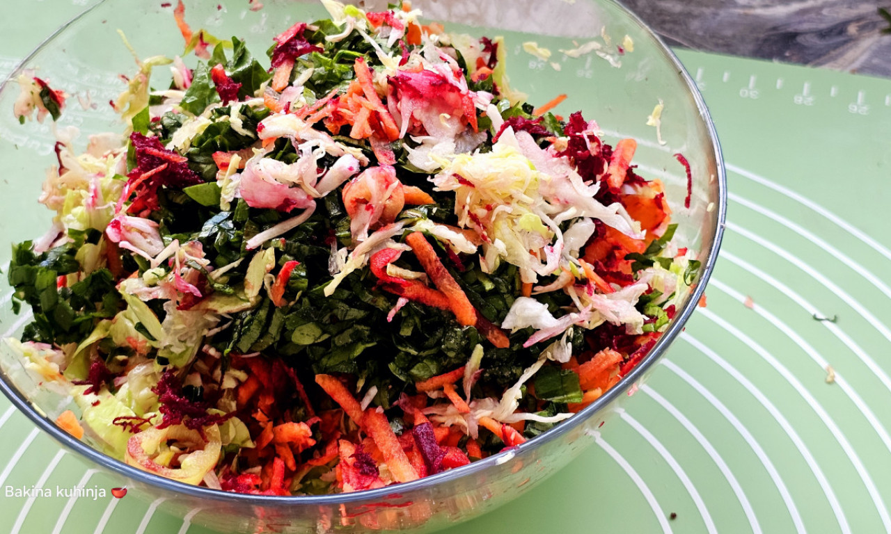 DIJETA KOJA DOPRINOSI DA VAŠ MOZAK BUDE "MLAĐI": Kažu da ove promene u ishrani čine čuda!