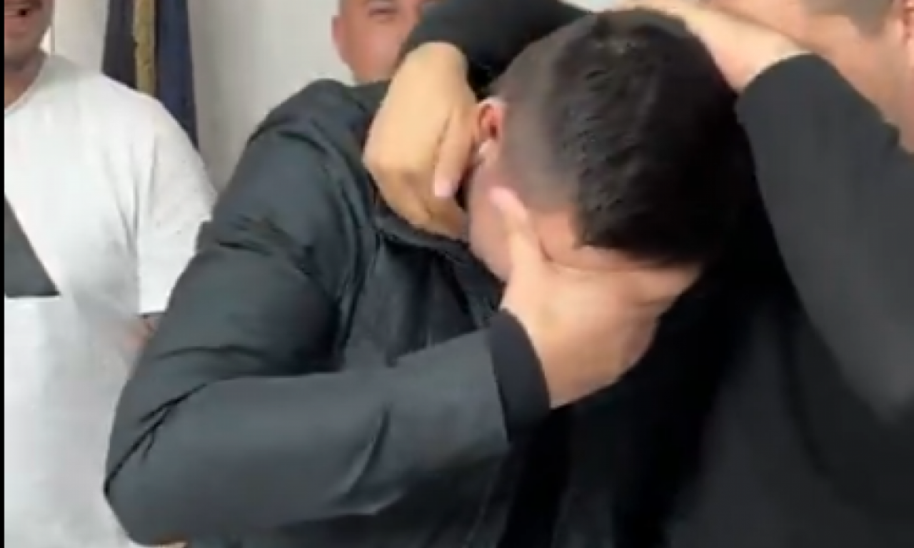 "RADUJ SE SRPSKI NARODE" Euforija u Nikšiću zbog izbora, pale i suze radosnice (VIDEO)