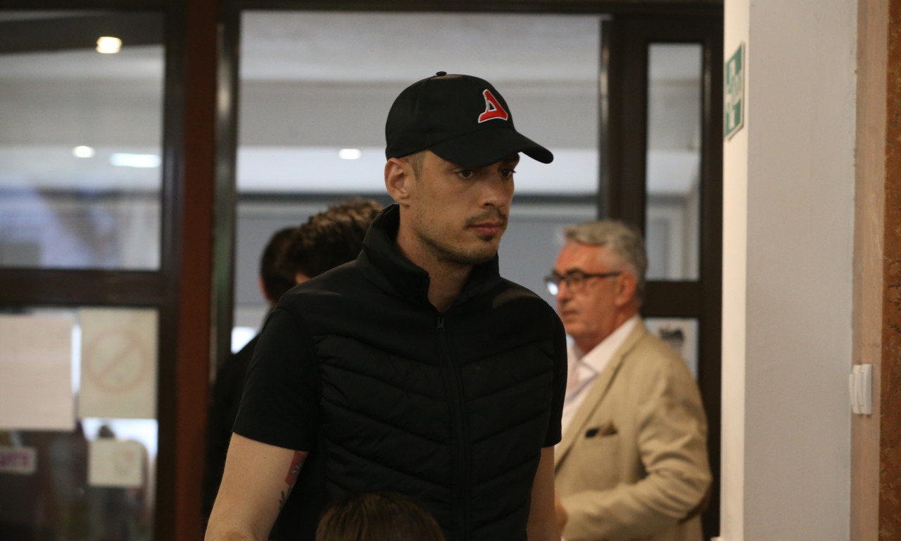 ZVEZDA SE RAZIŠLA SA VUJADINOM SAVIĆEM! Nije više deo stručnog štaba