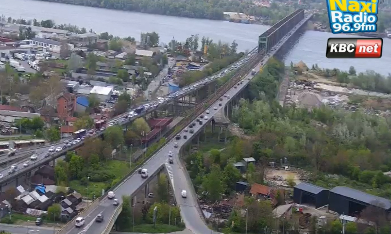SAOBRAĆAJNI KOLAPS U BEOGRADU: Na Gazeli sve mili, Pančevac ka centru grada "zakrčen"!