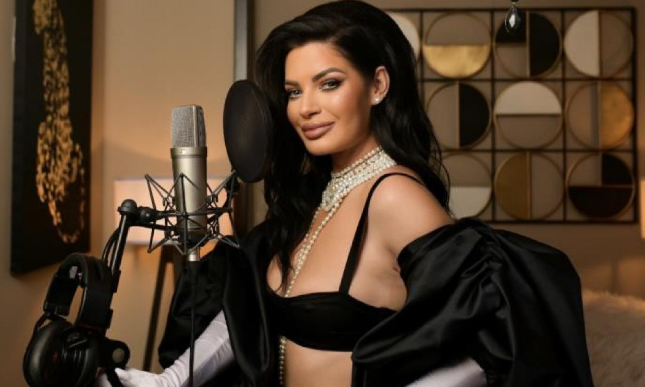 OVO JOŠ NIKO NIJE URADIO: Pevačica angažovala čuvenog harmonikaša, a onda...