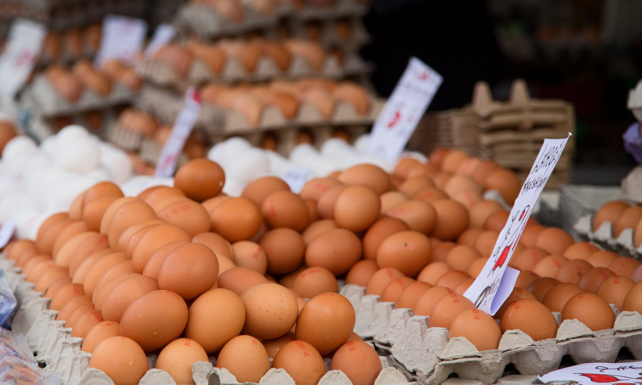 AKO SE UHVATITE ZA OVA JAJA PLATIĆETE 800 DINARA Cene na pijacama otišle u nebesa! Domaćice u problemu pred Uskrs