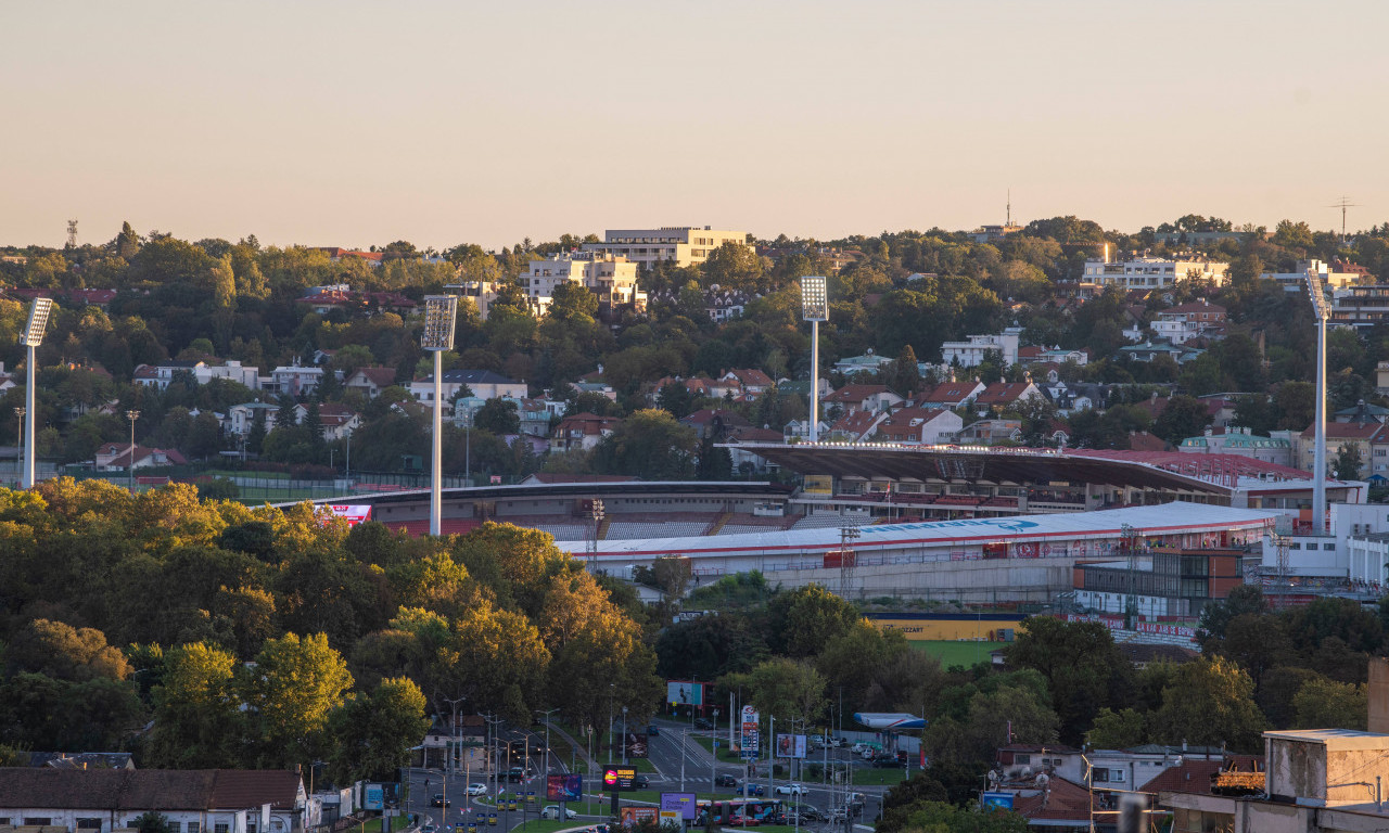 ENGLEZI SVE BROJNIJI U CENTRU BEOGRADA! Okupljanje pred večerašnji meč na "Marakani"
