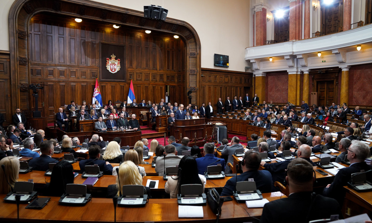 UZAVRELA ATMOSFERA U SKUPŠTINI Žustra rasprava o ekspozeu mandatara! Opozicija protiv nove vlade