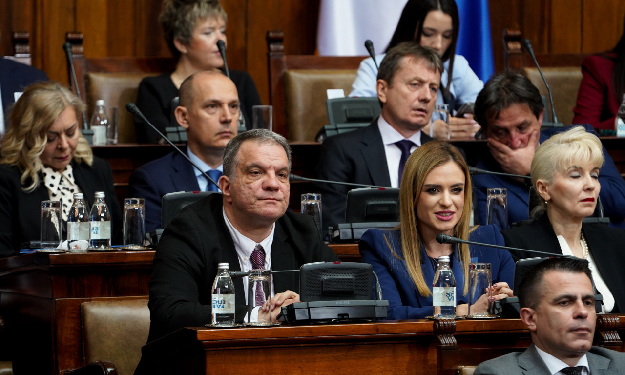 DEJANU VUKU STANKOVIĆU POZLILO U SKUPŠTINI Morao da napusti salu, nakon intervencije Hitne pomoći se vratio!