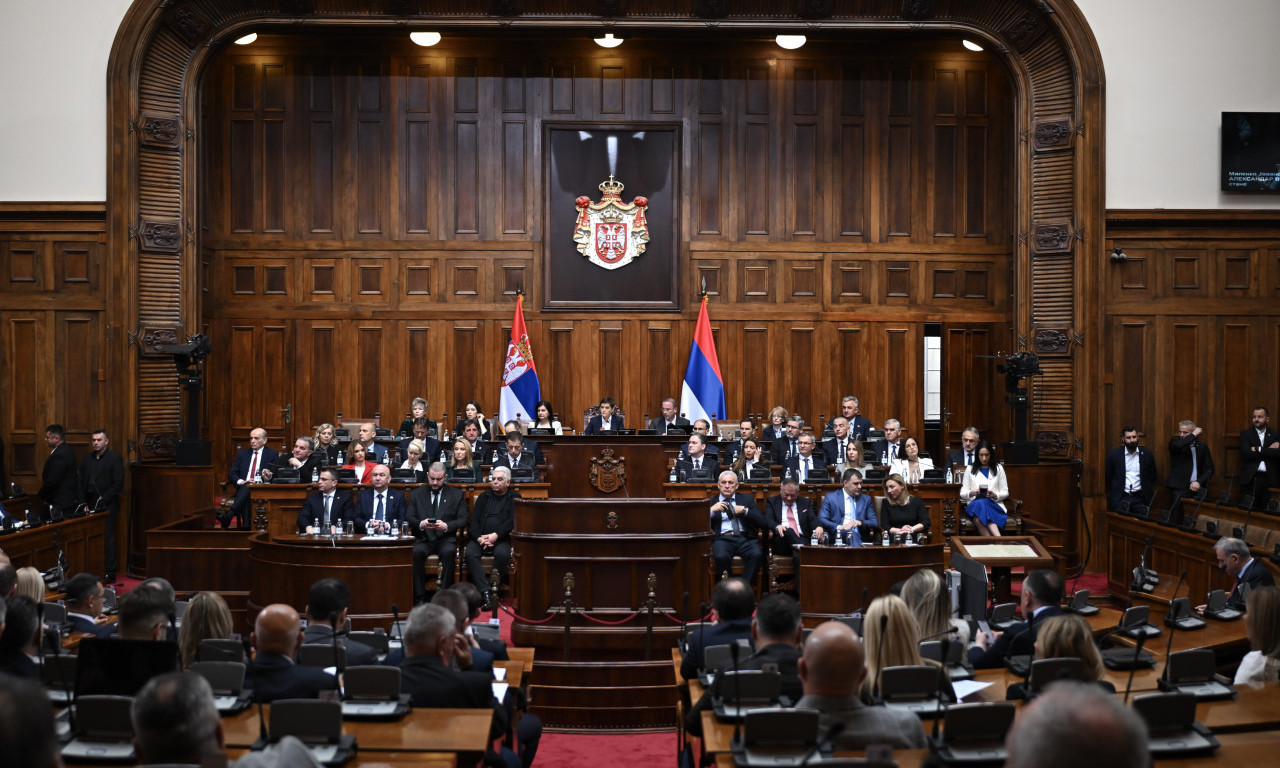 SRBIJA DOBILA NOVU VLADU Premijer Đuro Macut, a evo kako je izgledao tok sednice (VIDEO)