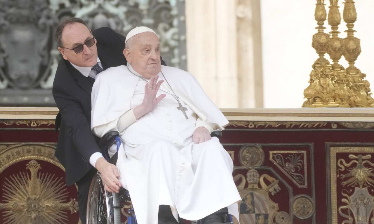 PAPA FRANJA OTRIO KO MU JE SPASIO ŽIVOT Obratio se ovim ljudima i poslao jaku poruku