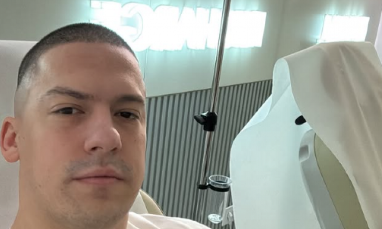 BAKA PRASE ZAVRŠIO U BOLNICI! Otkrio šta mu se dogodilo: "Već dve nedelje se borim sa..." (FOTO)