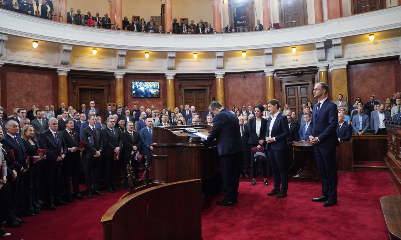 POČEO MANDAT NOVE VLADE SRBIJE Premijer Macut i ministri položili zakletvu - prisustvovao i Vučić (FOTO)