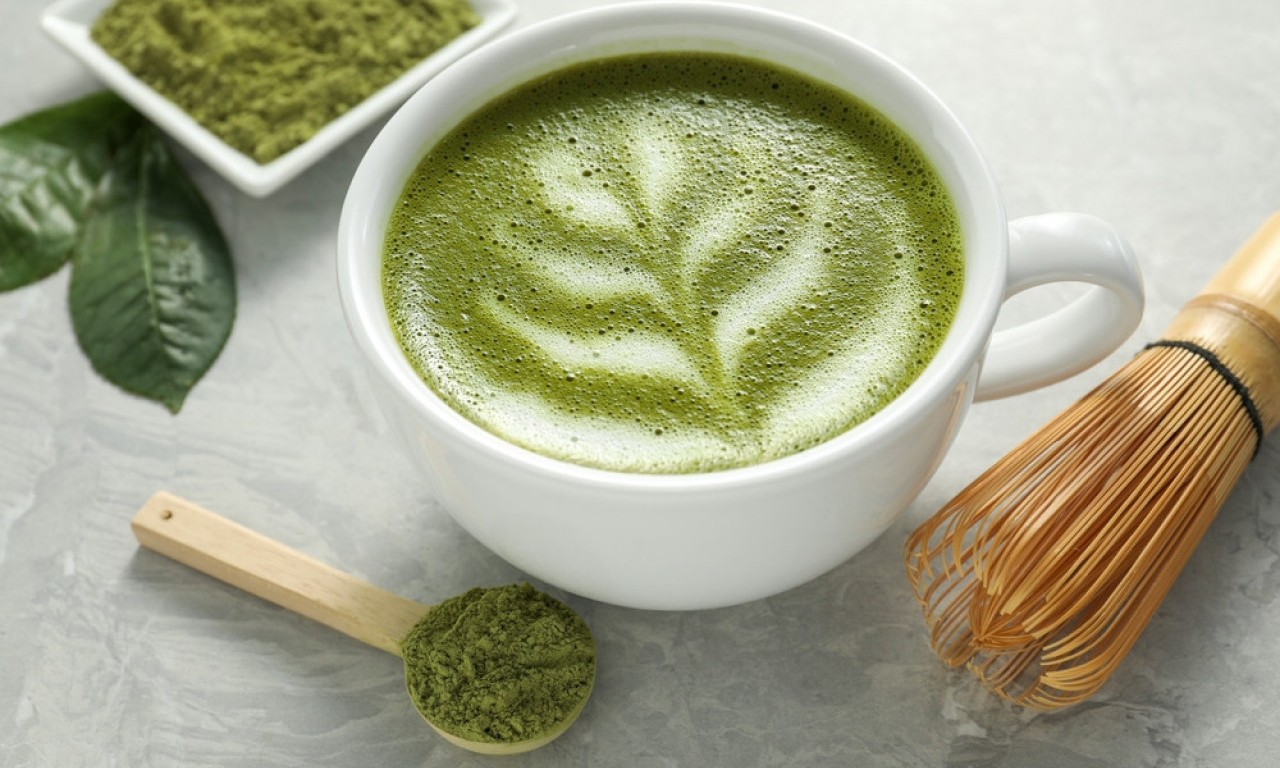 OD MATCHA LATTE OPADA KOSA? Stručnjaci objašnjavaju da li je trend sa TikToka opravdan