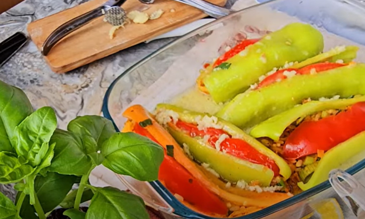 POSNA PAPRIKA U BEŠAMEL SOSU Kemasto, sočno, olizaće se tanjiri!