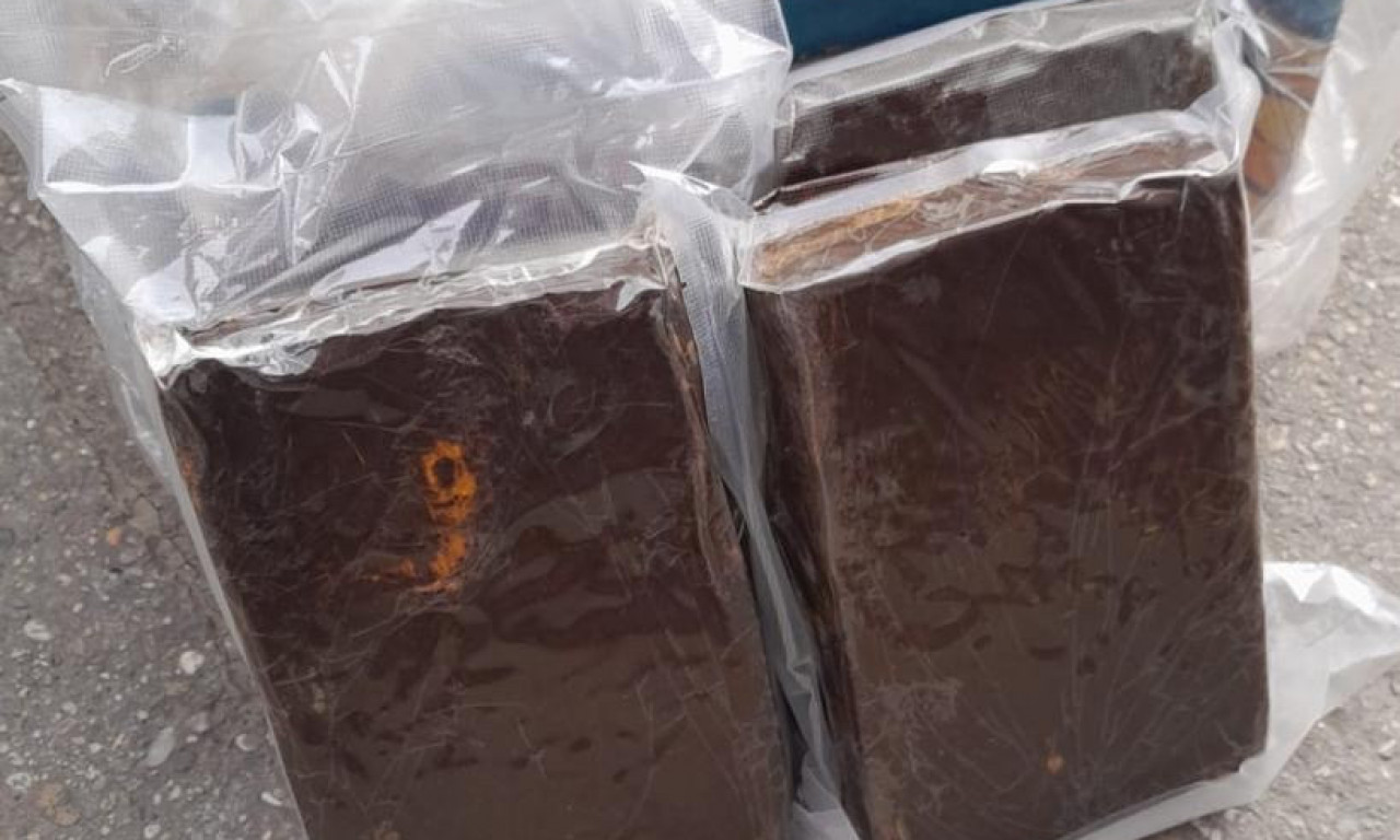 POLICIJSKA AKCIJA U NOVOM SADU Pripadnici MUP zaplenili 15 kilograma kokaina...evo gde je bio skrivan