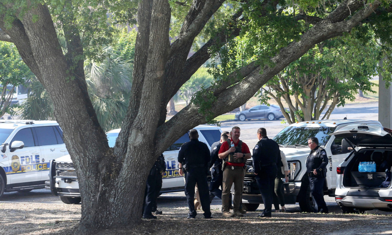 OTIŠLI NA PLAŽU, A ONDA IM SVE PRESELO! Porodicu udario grom, tinejdžerka završila u bolnici