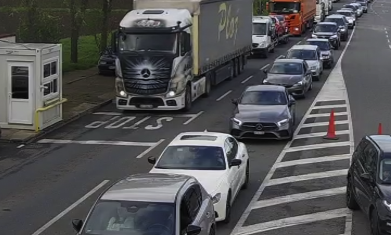 HAOS NA GRANICAMA! Kamioni čekaju i do osam sati na izlazu iz Srbije, na ovom prelazu najduže zadržavanje