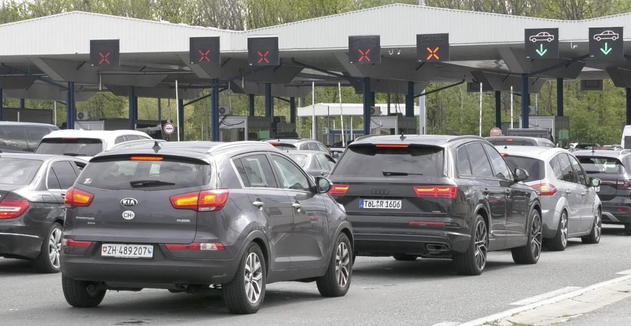 KAKVO JE STANJE NA GRANICI? Teretnjaci na izlazu čekaju do dva sata, na putničkim terminalima bez zadržavanja