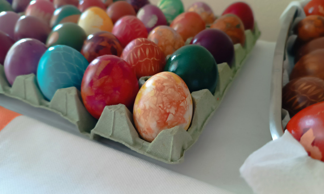 ZBOG JEDNE GREŠKE MOŽETE ZAVRŠITI U BOLNICI Ne radite ovo s uskršnjim jajima!