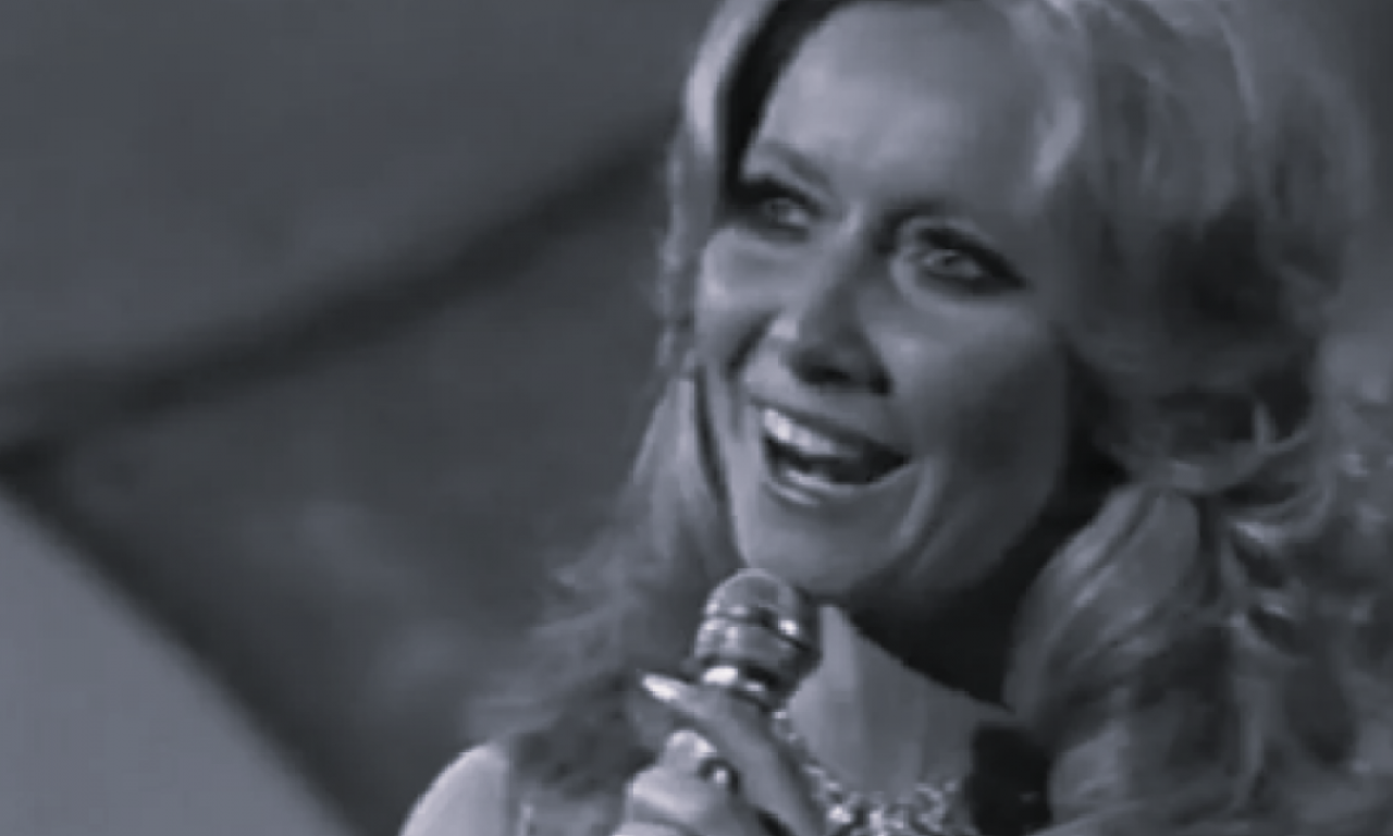 PREMINULA LEGENDARNA TAKMIČARKA EVROVIZIJE Sin u suzama: "Zauvek ćeš biti u mom srcu"