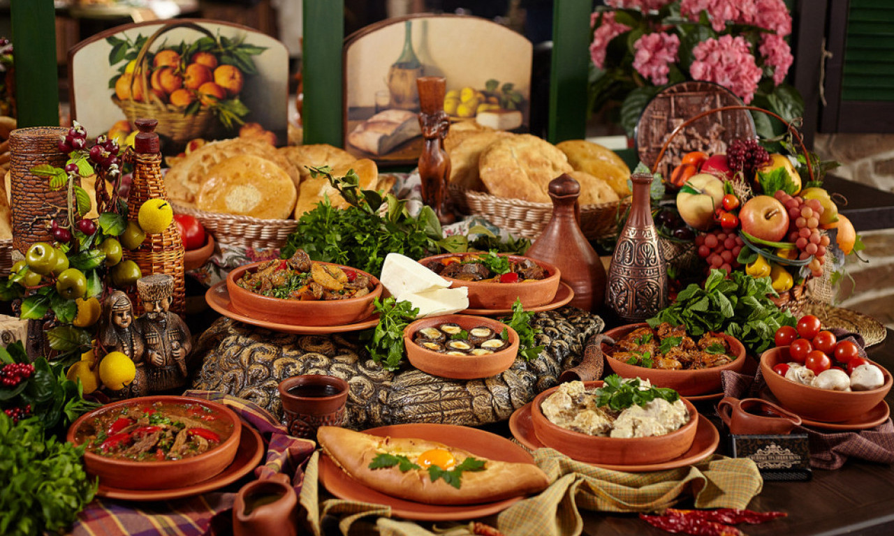 ŠTA SVE TREBA DA BUDE NA STOLU ZA VASKRS Simboli koji nose veru, zdravlje i blagostanje