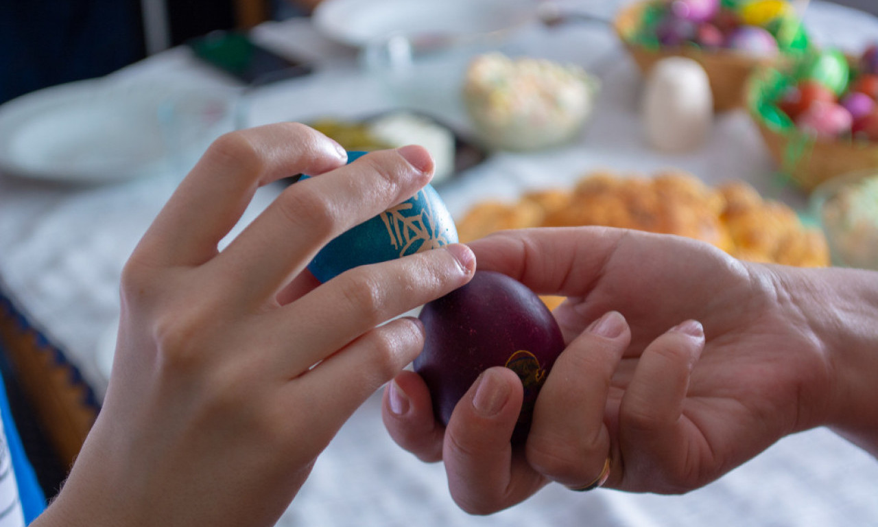 NE SPAVAJ, VASKRS JE Zašto se tucamo jajima i šta simboliše praznično jutro