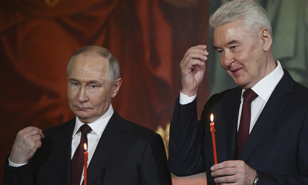 PUTIN NA LITURGIJI Patrijarh Kiril tokom bogosluženja jasno poručio: "Kao što je lepo rečeno, ne činite zlo" (FOTO)
