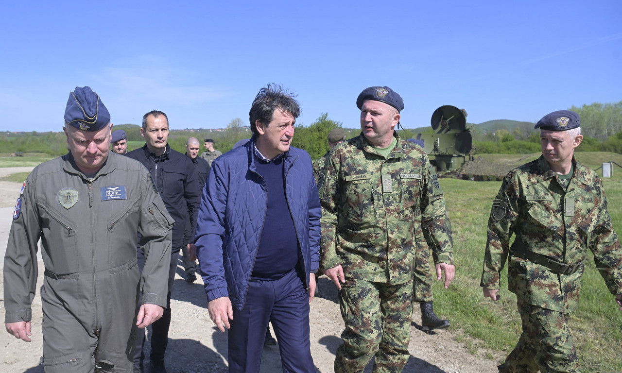 KAKO PRIPADNICI VOJSKE SRBIJE PROVODE VASKRS? Ministar Gašić im je glavni gost - pogledajte šta su radili (FOTO + VIDEO)
