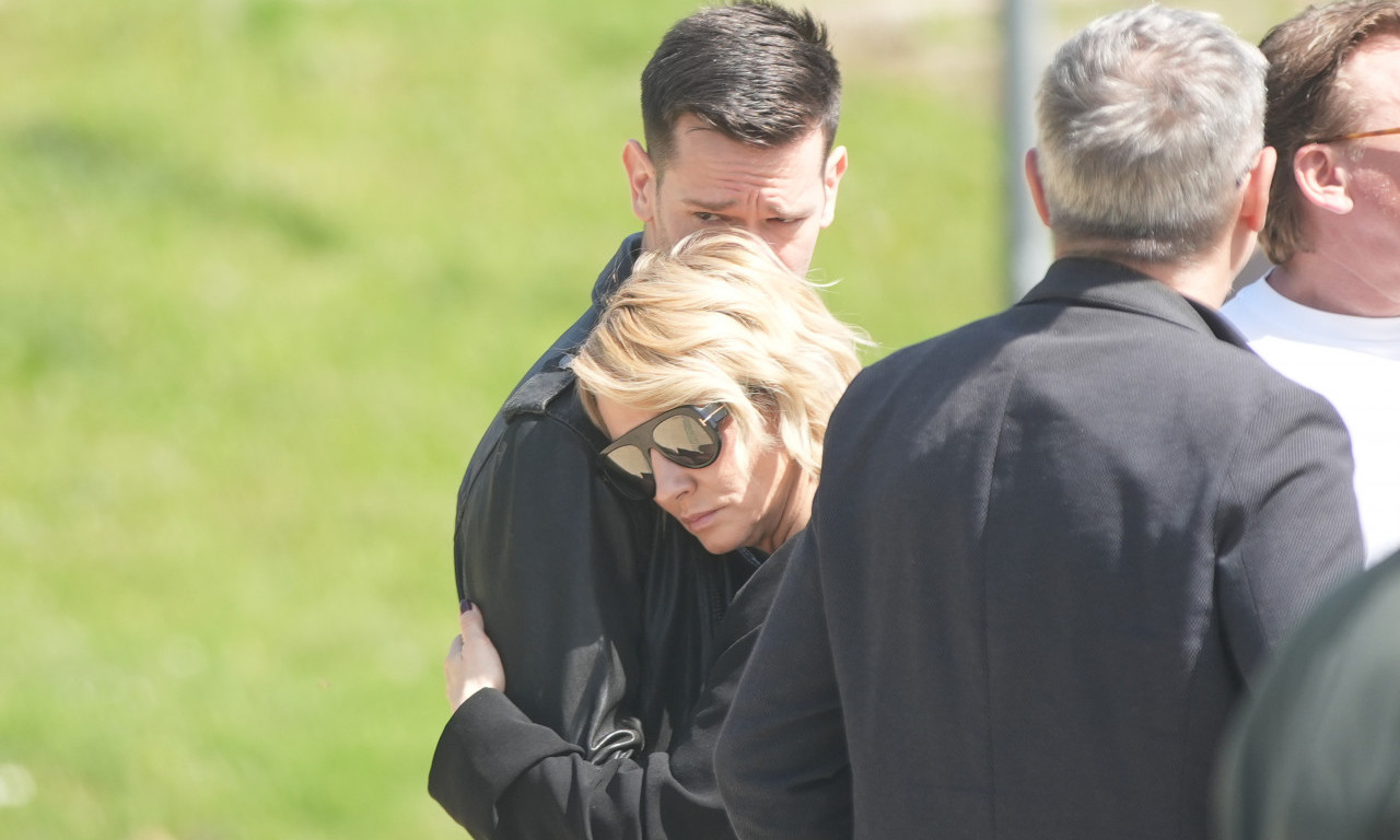 POTRESNE SCENE SA LEŠĆA Goca Tržan neutešna zbog odlaska Daniele Boračeve, pala na grudi suprugu (FOTO)