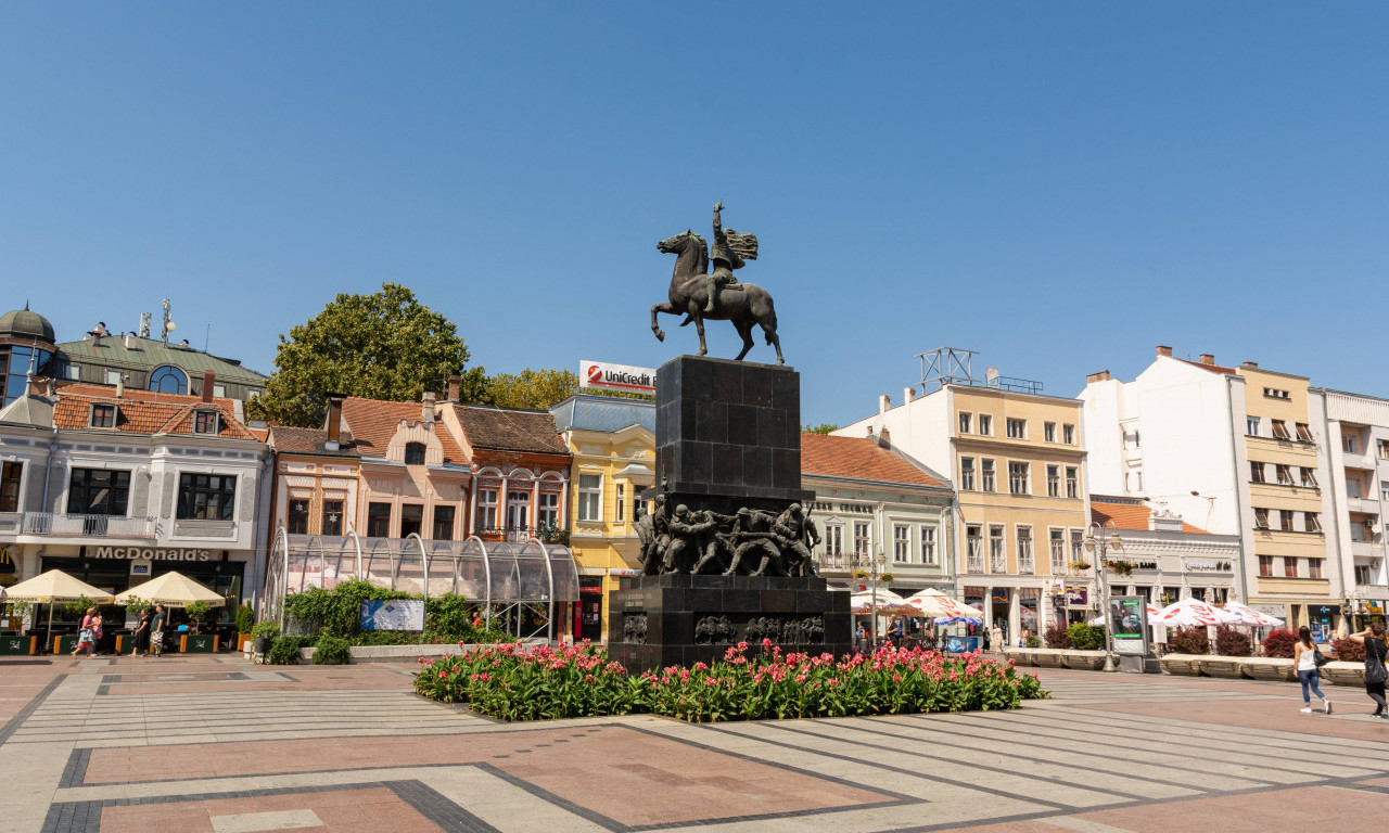 SKUP U NIŠU ĆE TRAJATI TRI DANA! Glišić zagrmeo: Ne nasedajte na laži okupatora koji pokušava da okupira čitavu Srbiju