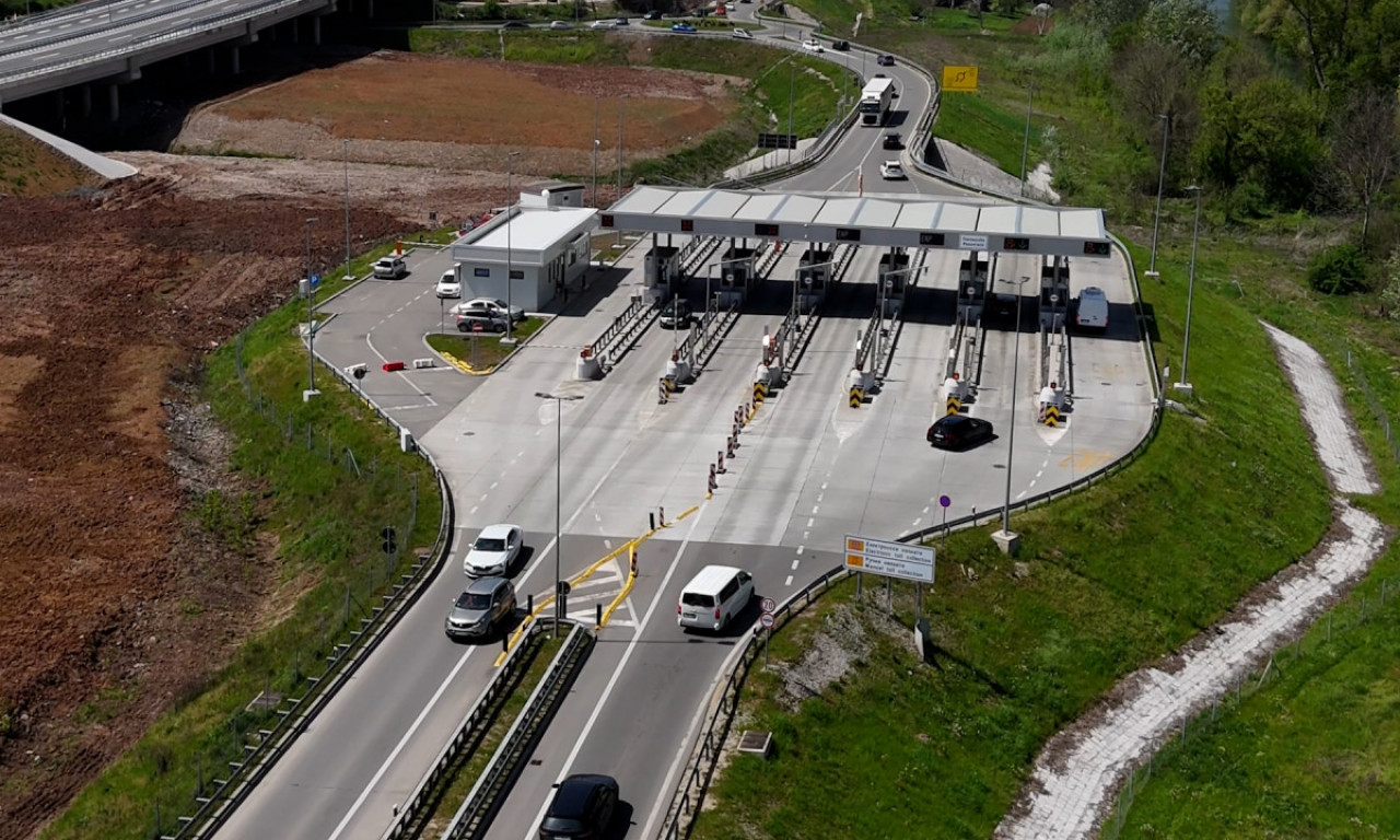RAMPA RAZBILA ŠOFERKU NA MILOŠU VELIKOM Vozač u šoku, evo šta se dogodilo (VIDEO)