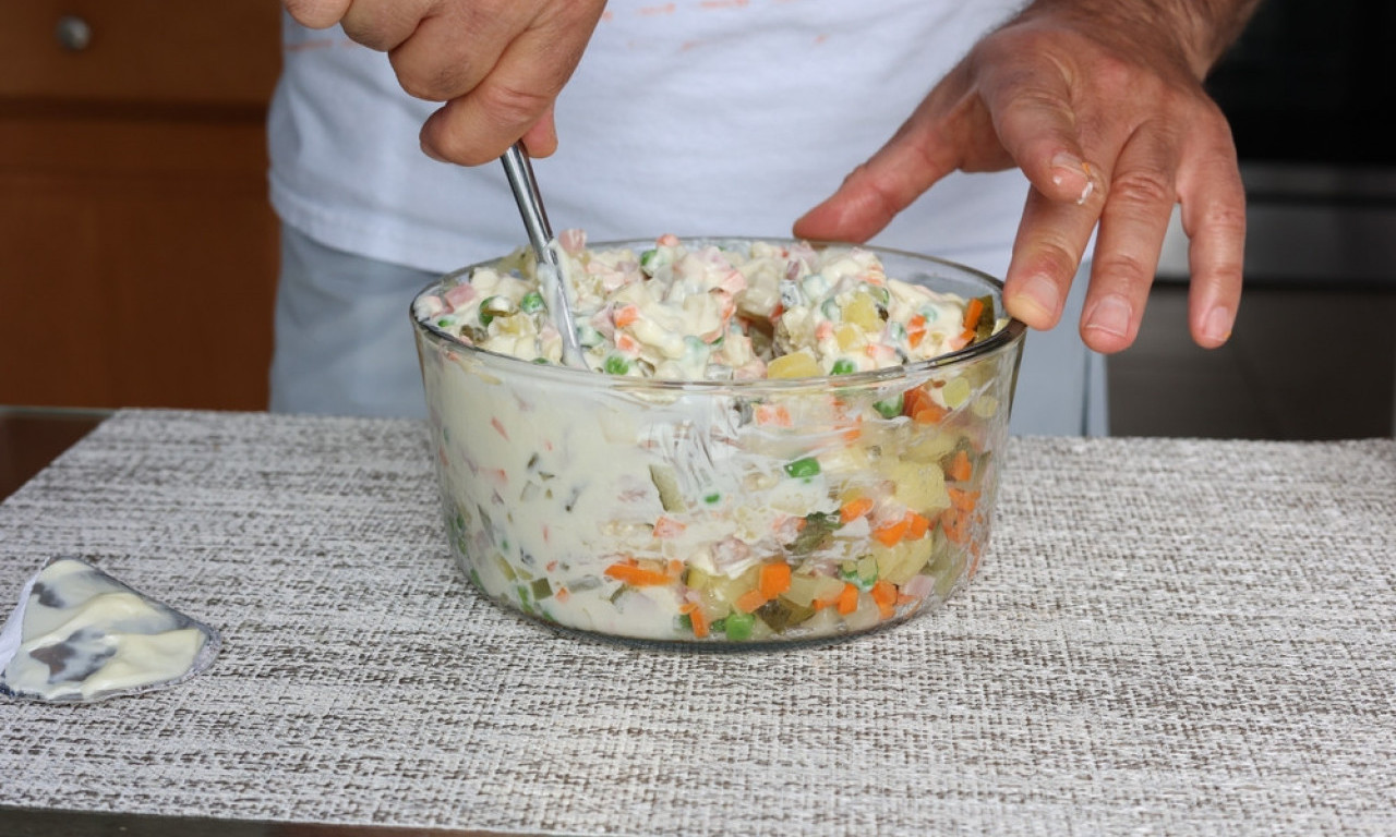 TREĆI DAN USKRSA Umesto da stoje u frižideru – napravite rusku salatu od preostalih jaja!