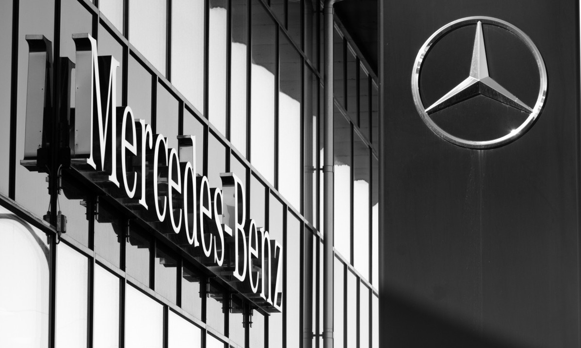 MERCEDES MENJA LOGO Da li je ovo kraj sjaja na haubi?