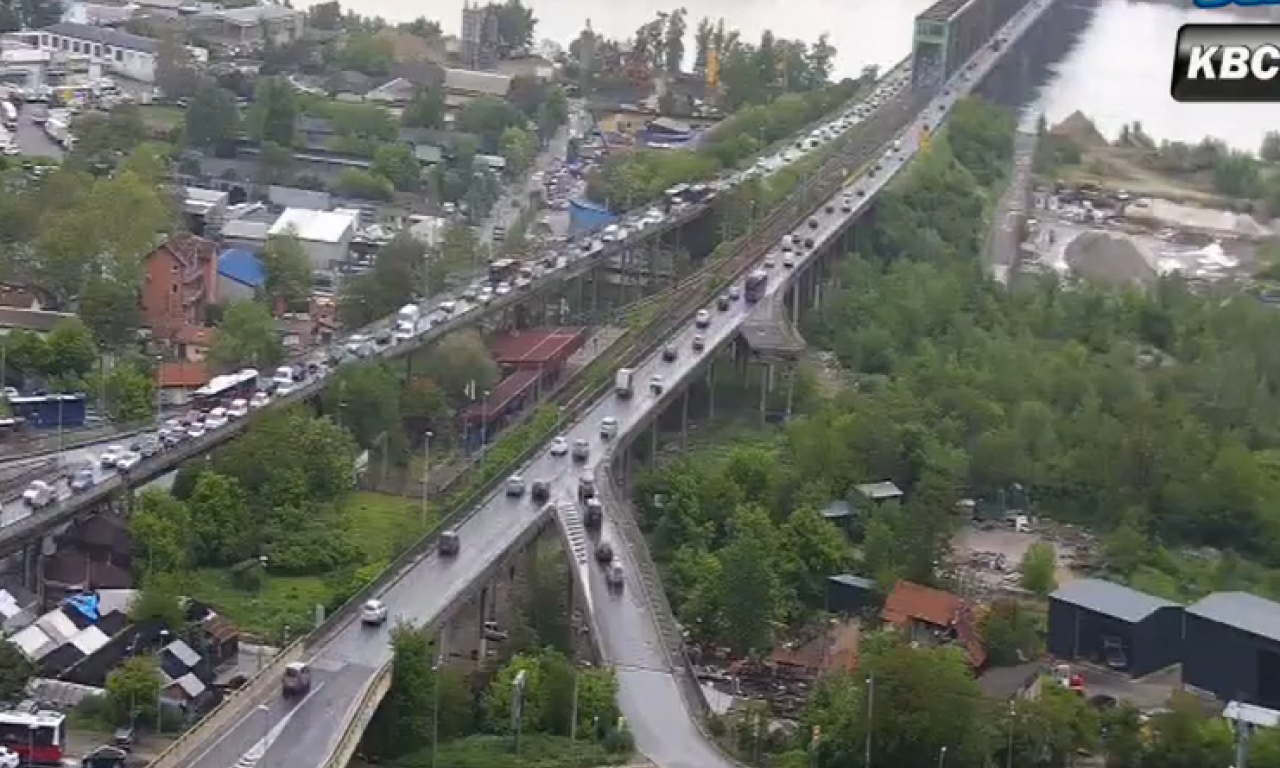 NEVREME NAPRAVILO KOLAPS U BEOGRADU: Pogledajte kakvo je stanje na ulicama, na ovom mestu je najgore (FOTO)