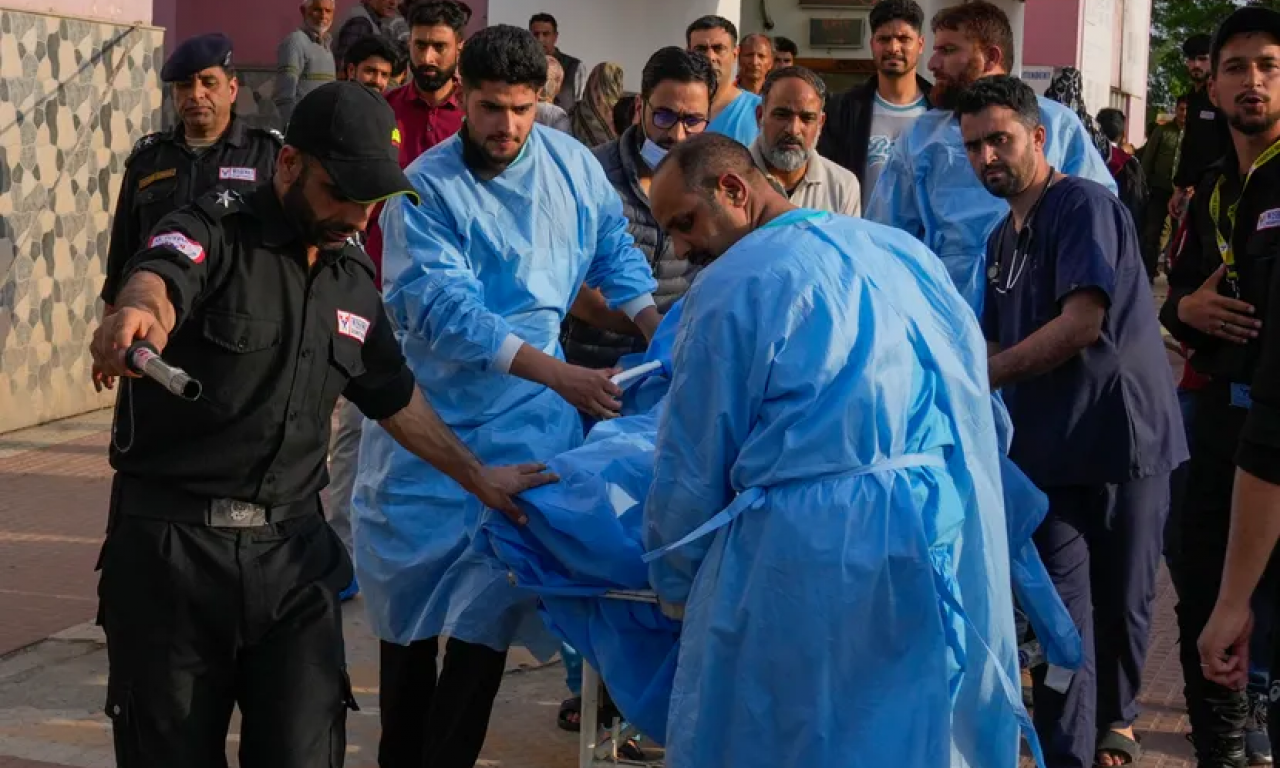 NAPAD NA TURISTE U KAŠMIRU, IMA NA DESETINE PREMINULIH: Teroristi zapucali na planini (VIDEO)