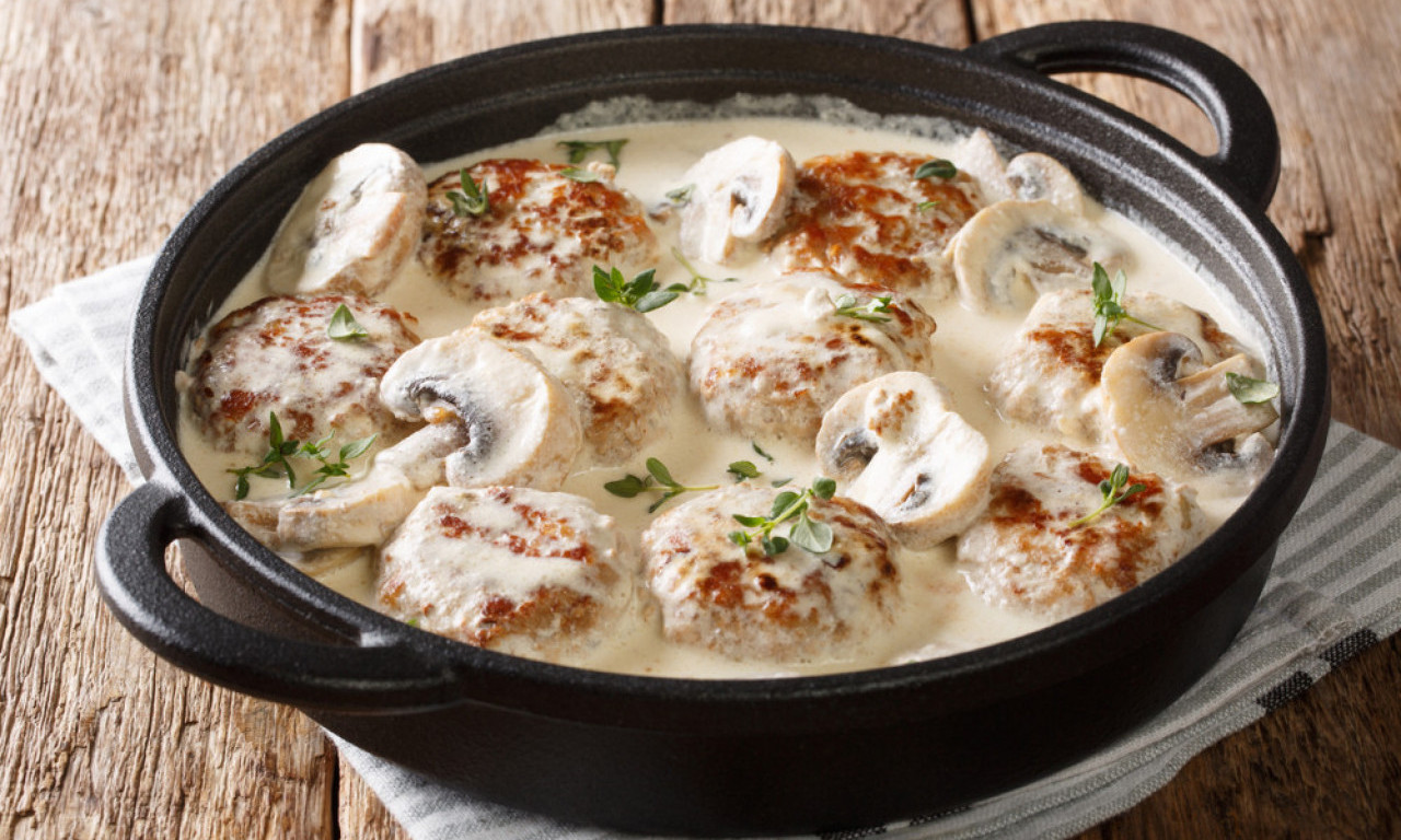 ĆUFTE KAO IZ RESTORANA Sos od šampinjona i sira koji osvaja već na prvu kašiku