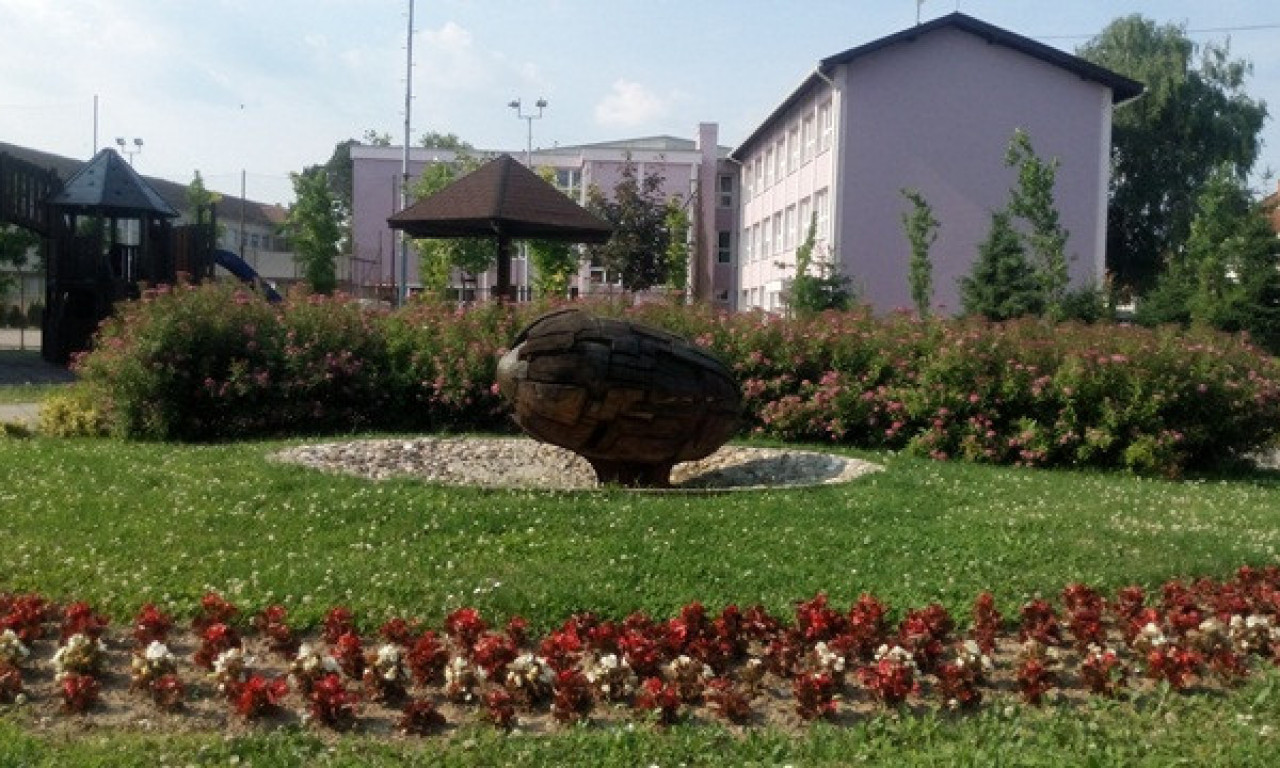 LEKARI SE BORE ZA ŽIVOT ĐAKA IZ BOGATIĆA! Najnoviji detalji stravične nesreće u Mačvanskoj srednjoj školi