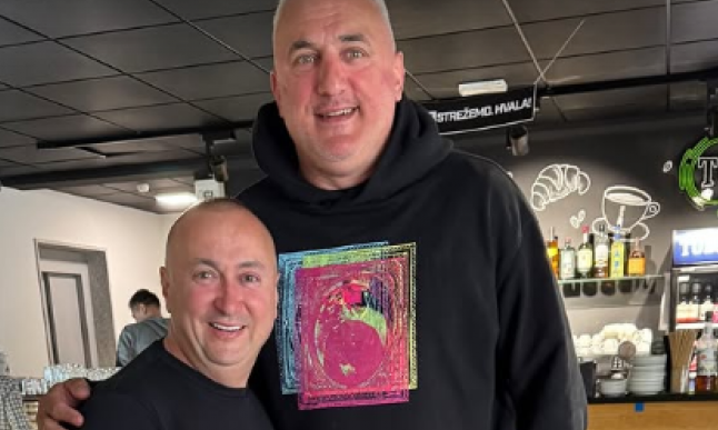 ĐANI I DONČIĆ USLIKANI ZAJEDNO! Nasmejani u kafiću, svi pričaju o jednom detalju (FOTO)