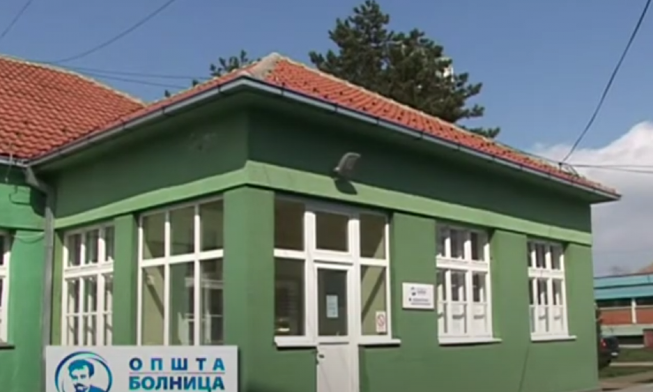 ŠABAČKA BOLNICA: Dečak koji je pao kroz prozor škole u Bogatiću hitno se transportuje u Beograd!