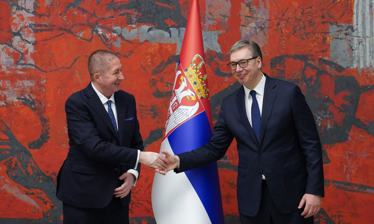 DOBRI ODNOSI SRBIJE I CRNE GORE Vučić primio akreditivna pisma novog crnogorskog ambasadora Nebojše Đokovića