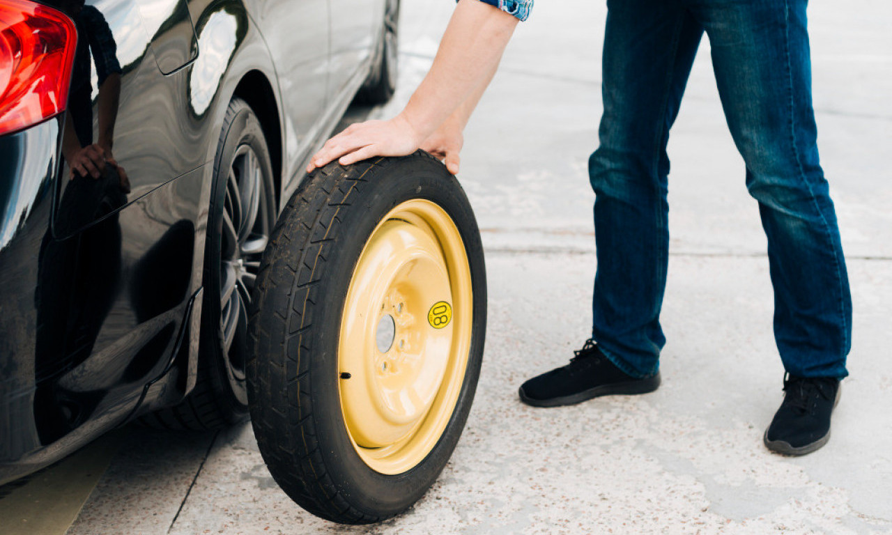 A GDE JE REZERVNI? Ovo je razlog zašto novi automobili više nemaju točak u gepeku