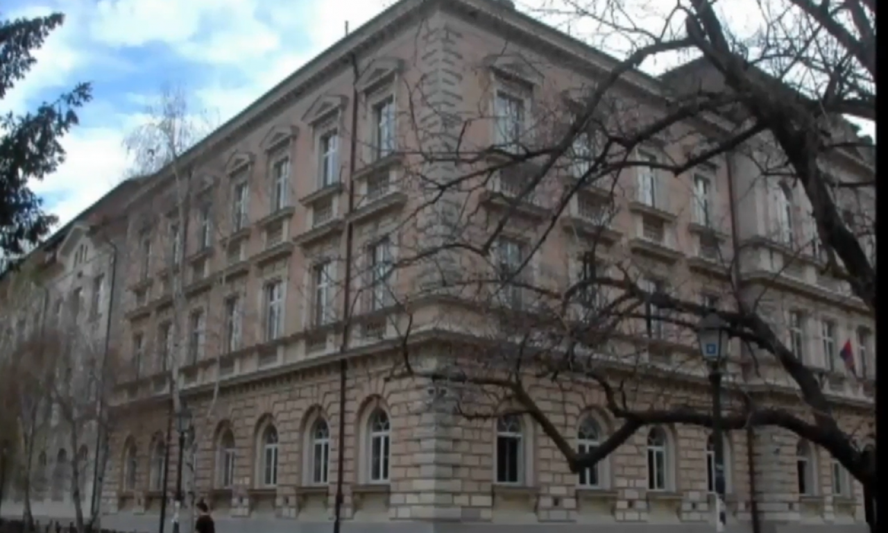 ZEMUNSKA GIMNAZIJA KREĆE SA RADOM!